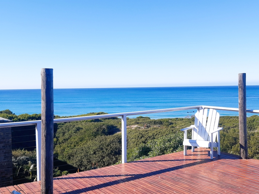 5 Bedroom Property for Sale in Paradise Beach Eastern Cape